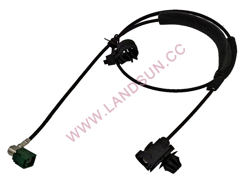 Radio antenna connection line - body section