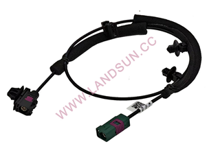 Radio antenna connection line - body section